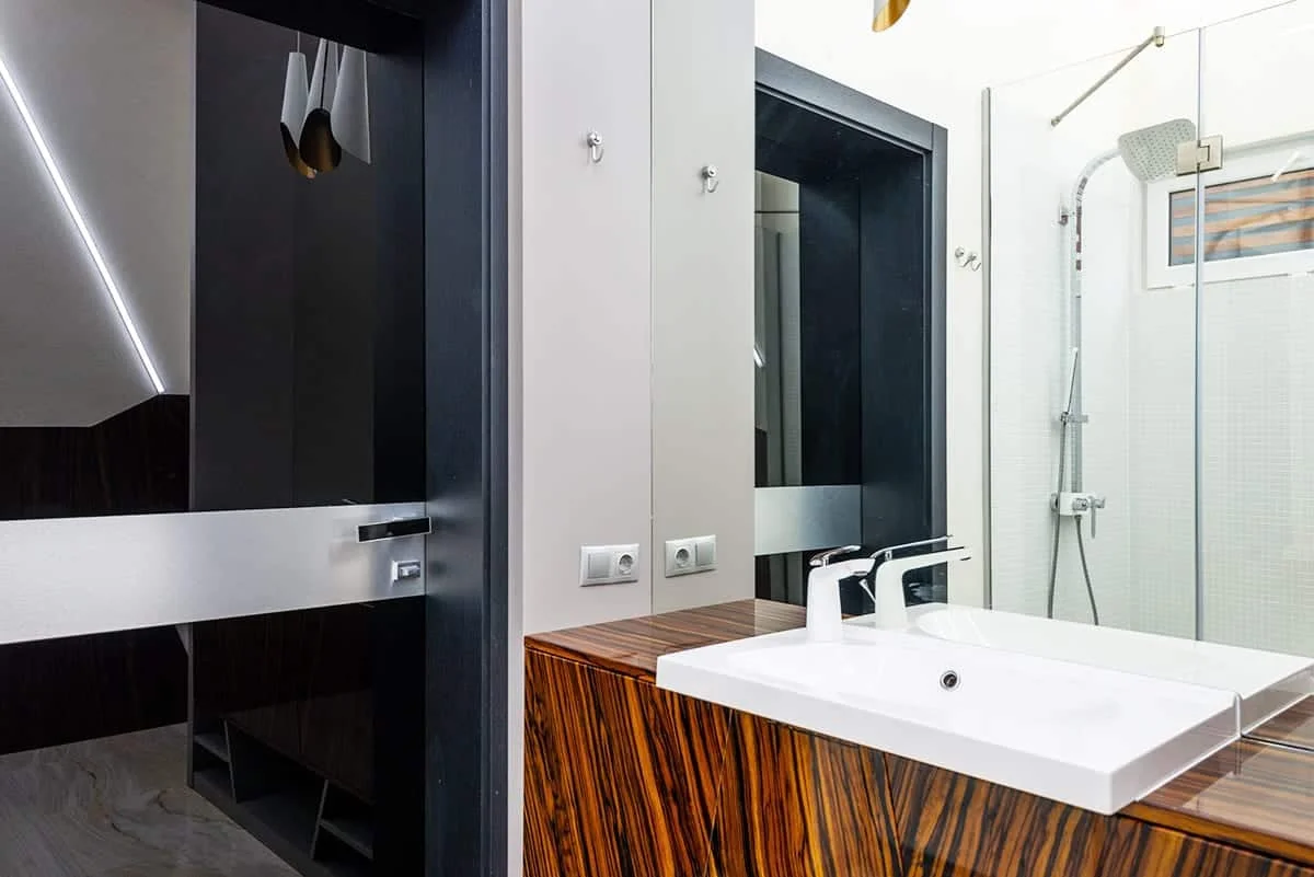 Bathroom deep cleaning in London