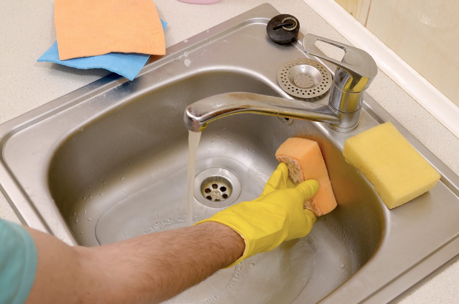 Kitchen deep cleaning in London